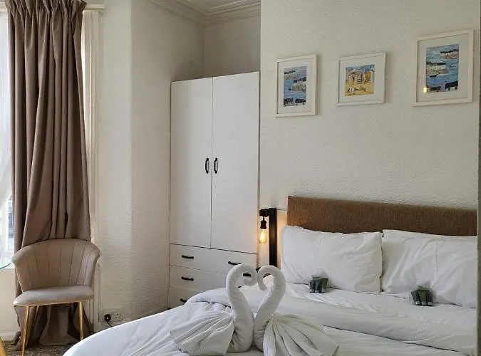 Seaside Ground Floor Flat Wifi & Free Parking Scarborough