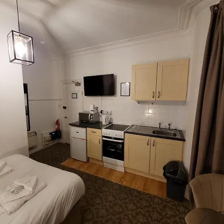 Seaside Ground Floor Flat Wifi & Free Parking *