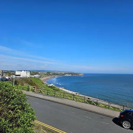Seaside Ground Floor Flat Wifi & Free Parking Scarborough
